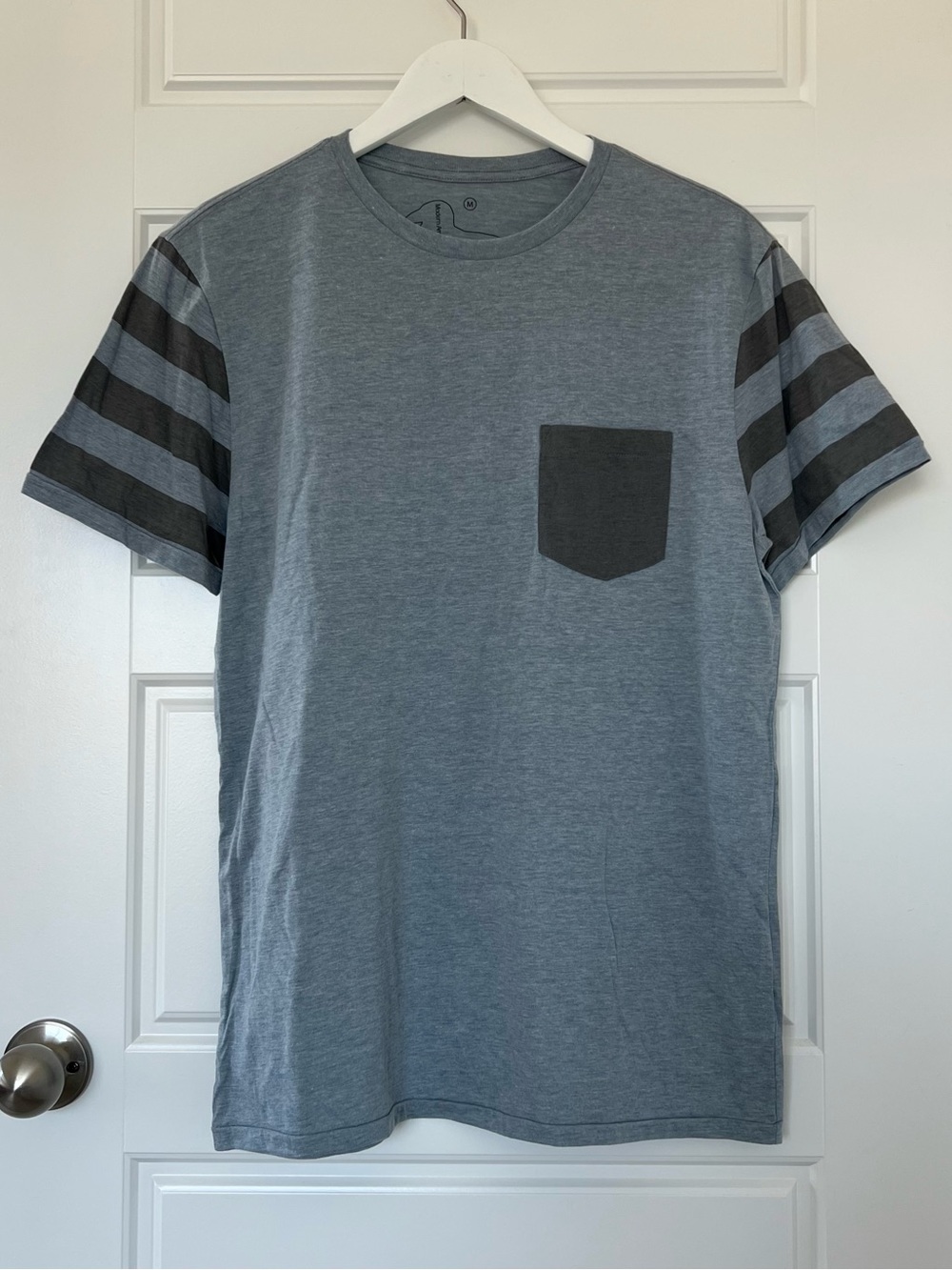 Modern Amusement // NWOT Men's Casual Striped Sleeve T-shirt (not stained)